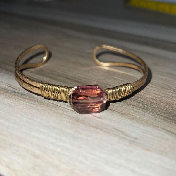 Wrapped Hammered Gold Tone Cuff Purple Stone Bracelet - Picture 1 of 8